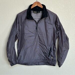 Vintage Women's Mountain Hardwear Thin Rain Jacket‎ Size 8 Gray